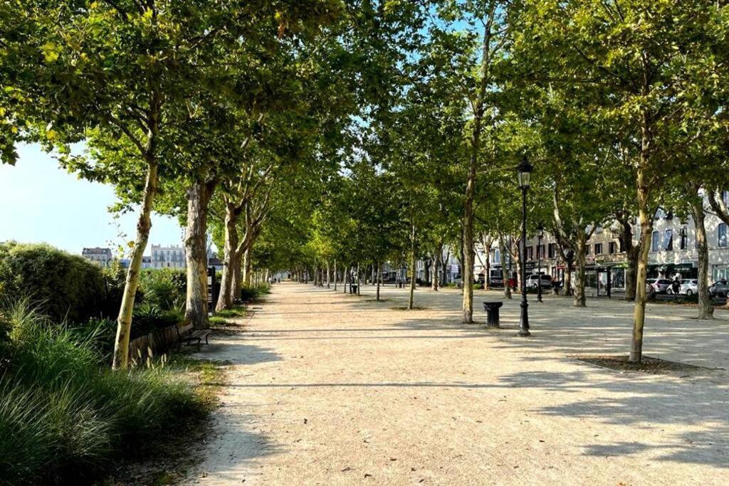 Pau Centre Vue Sur Les Pyrenees Pour 2 Nuits Au Minimum Apartment Екстериор снимка